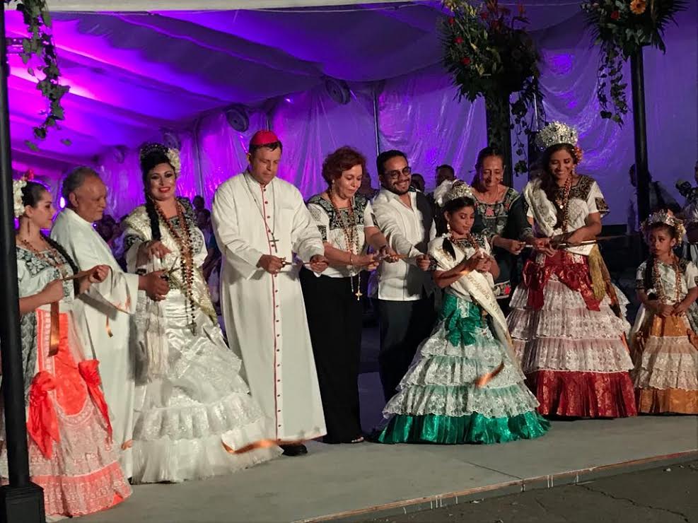 El Obispo de Campeche, cortó el listón inaugural de la Feria de San Francisco 2018. 