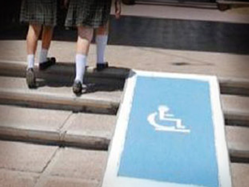 “80% de las escuelas con accesos para discapacitados”