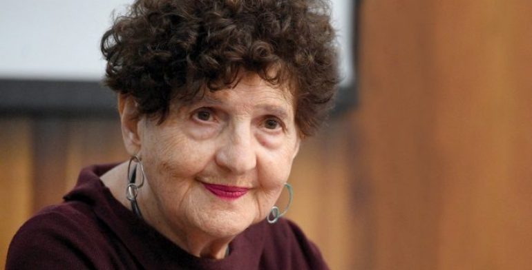 Margo Glantz declina a propuesta para dirigir el FCE