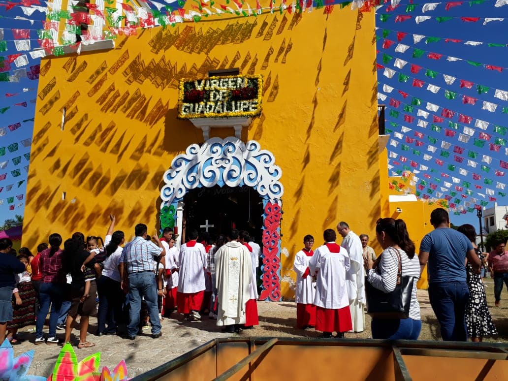 Cientos de feligreses arriban el santuario de Guadalupe