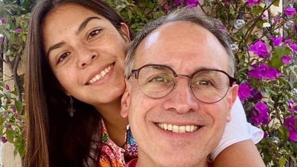 López-Gatell y Rebeca Peralta se convirtieron en padres de una niña