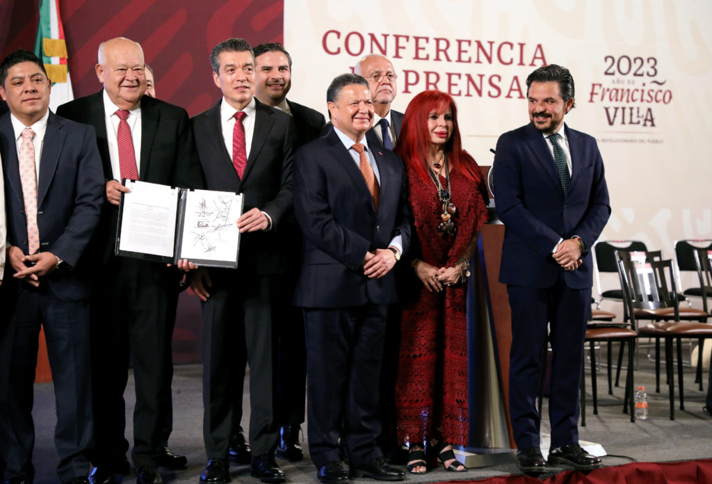 Gobierno De México Y 23 Estados Firman Acuerdo Nacional Para La