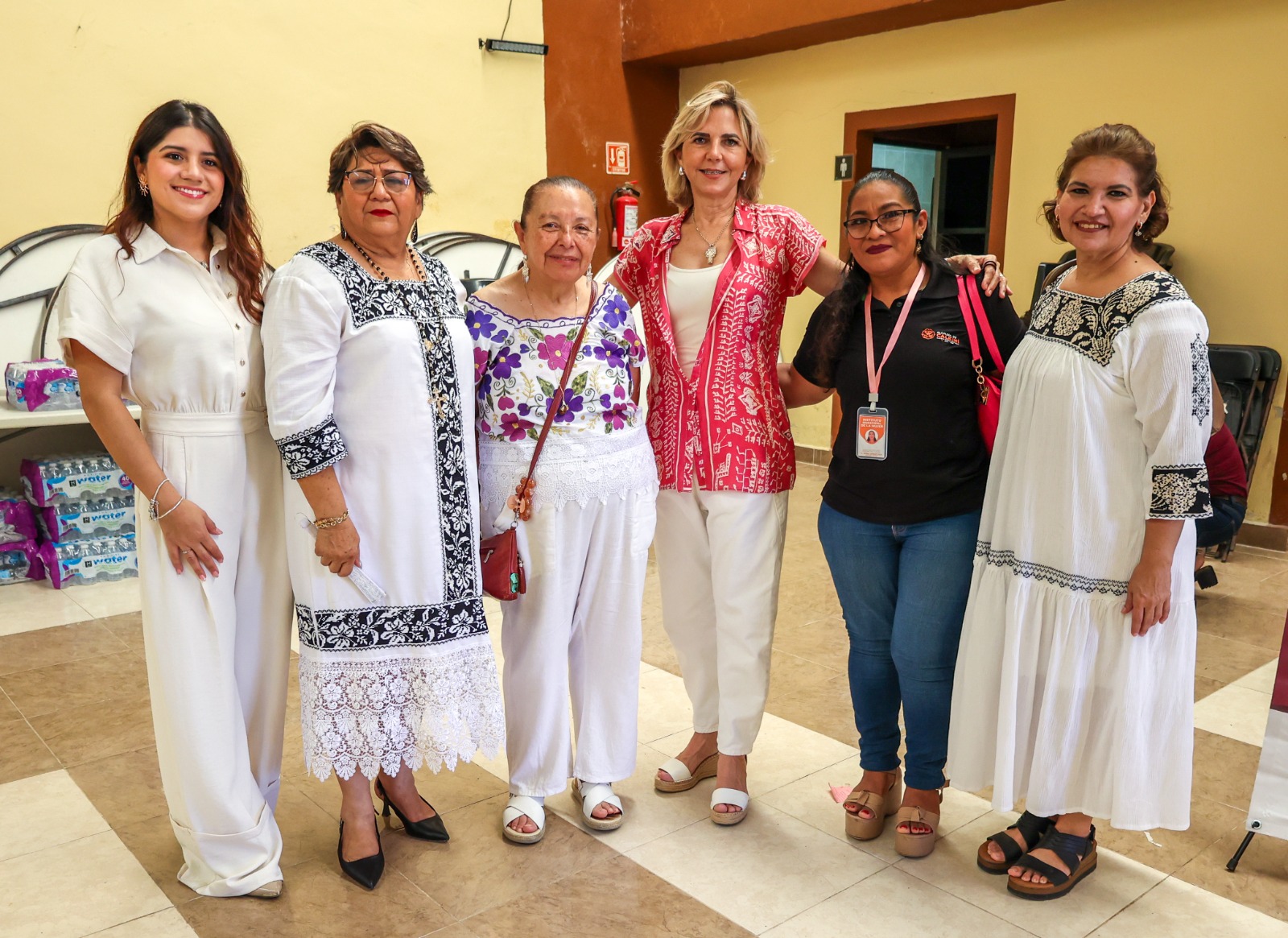 MUJERES