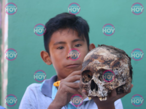 A su corta edad, Luis entiende que de esta forma honra a sus antepasados.