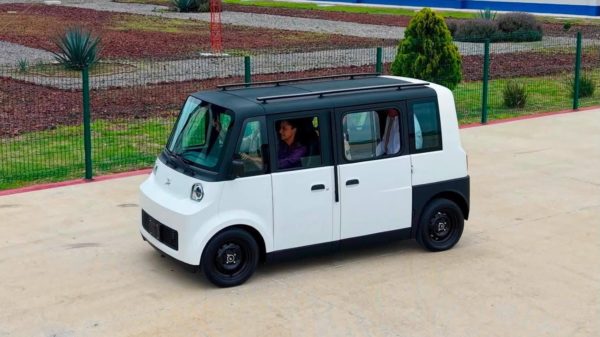 AUTO ELÉCTRICO